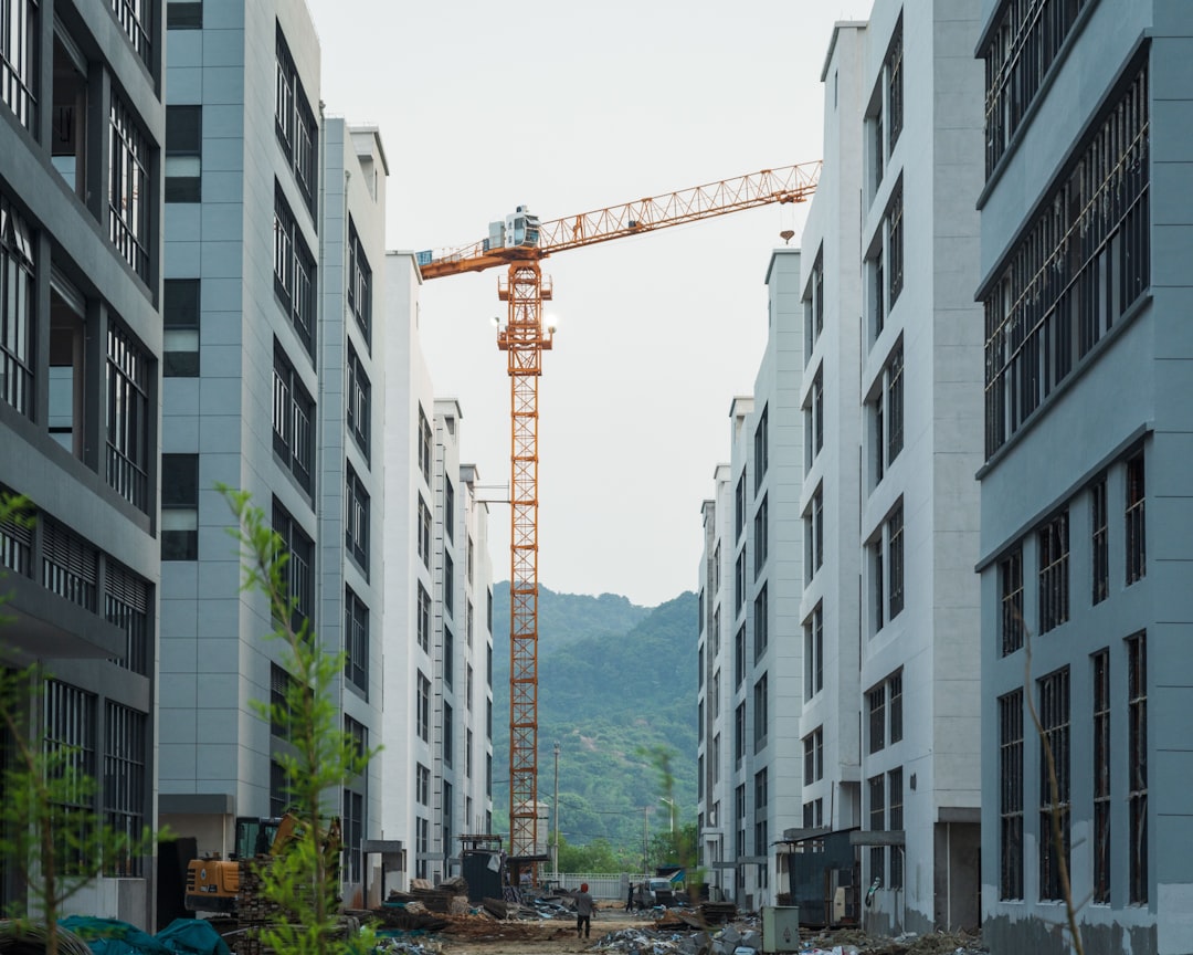 世纪建筑公司解读《聊城建筑工程质量安全监督管理办法》：建筑设计施工合规指南